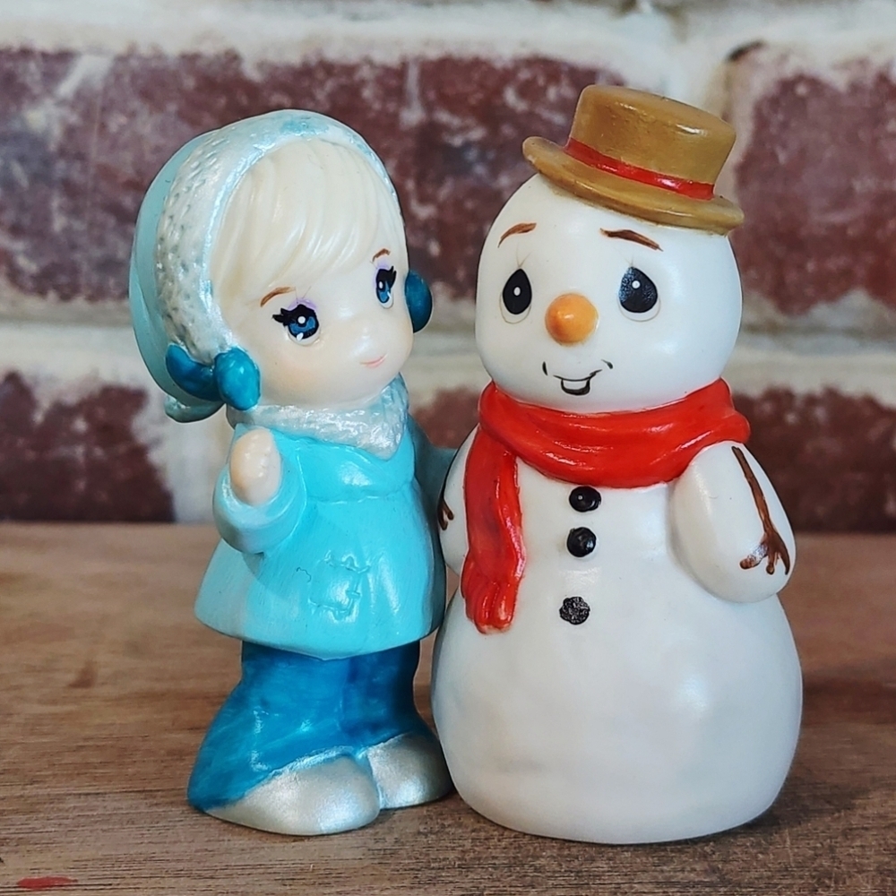 Do You Want To Build A  Snowman Altered Moments Figurine